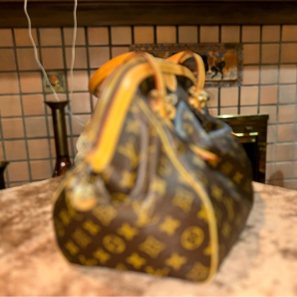 Authentic Louis Vuitton Monogram Canvas Tivoli Satchel - Picture 11 of 13